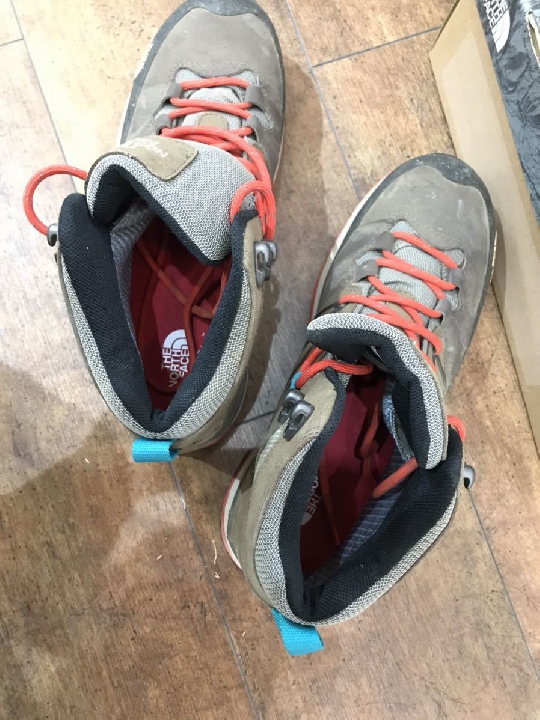 รองเท้าเดินป่า North Face 25.5 ซม