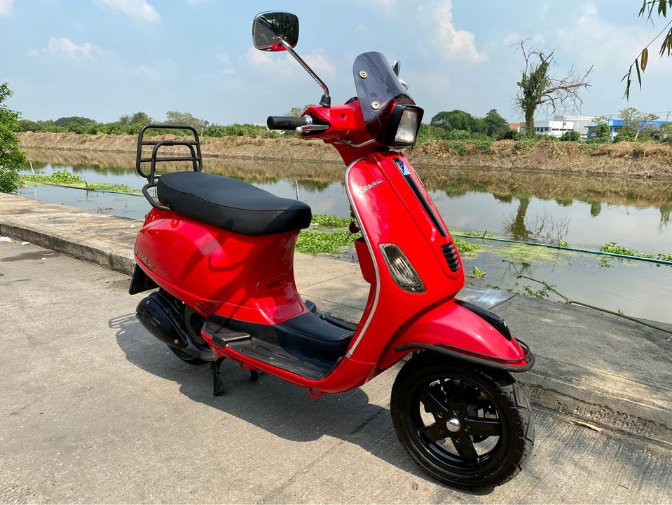 Vespa s125 ปี13 3v