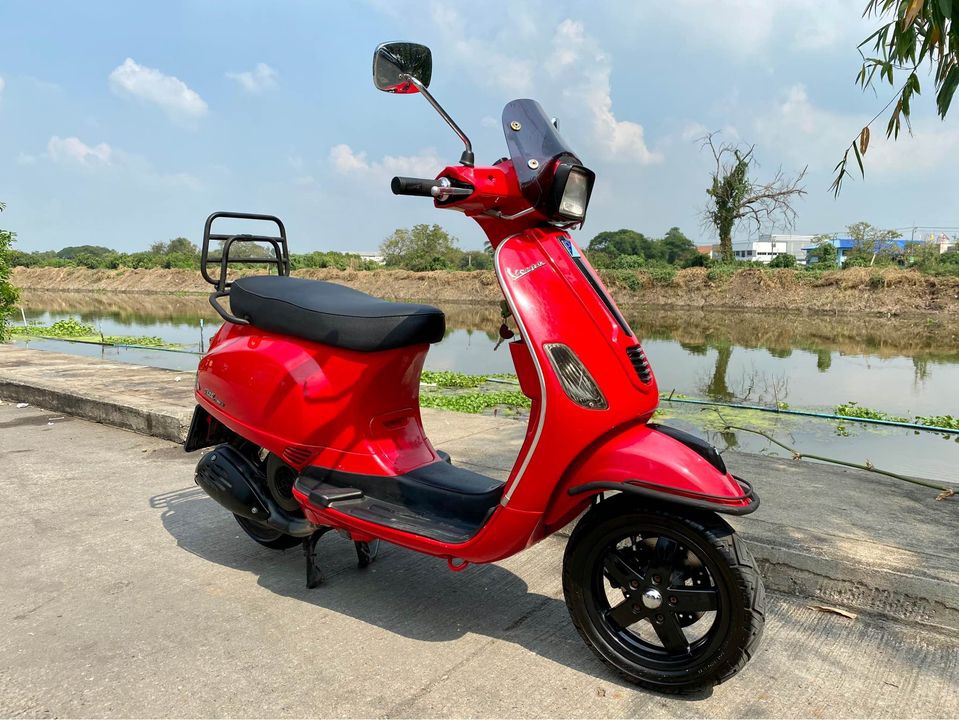 Vespa s125 ปี13 3v