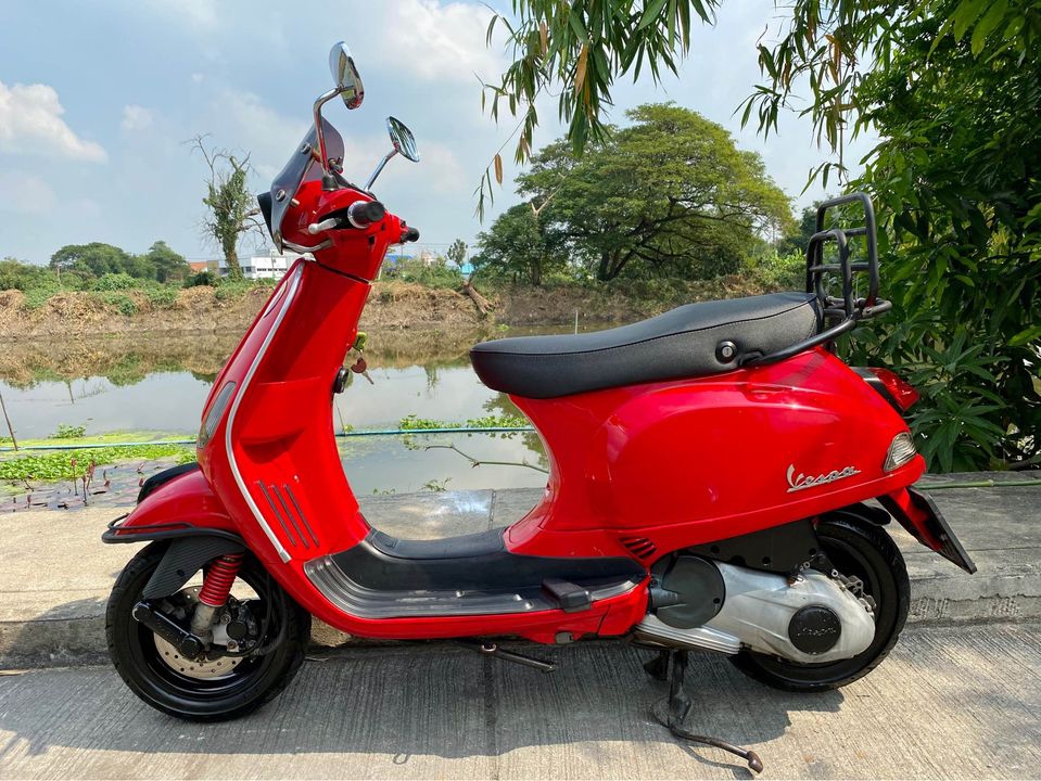 Vespa s125 ปี13 3v