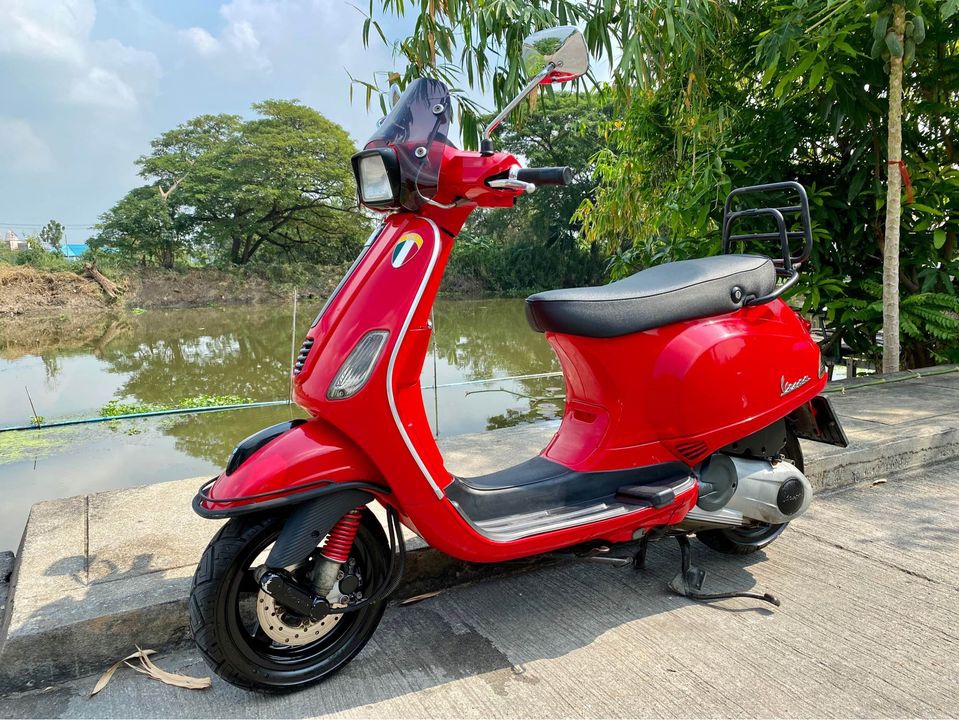 Vespa s125 ปี13 3v