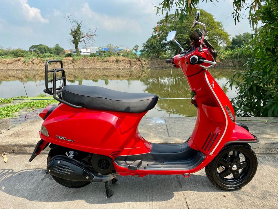 Vespa s125 ปี13 3v