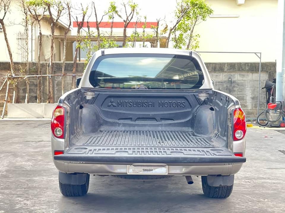 Mitsubishi TRITON. 2.5 AUTO. 4 ประตู ปี 2005