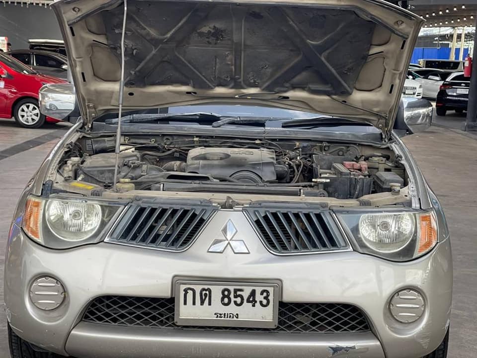 Mitsubishi TRITON. 2.5 AUTO. 4 ประตู ปี 2005