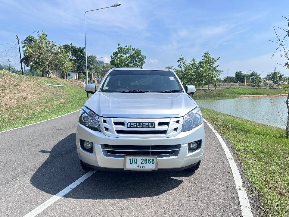 ISUZU D-MAX SPACECAB 2.5 Z MT 2013