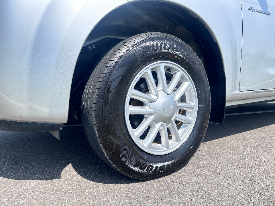 ISUZU D-MAX SPACECAB 2.5 Z MT 2013