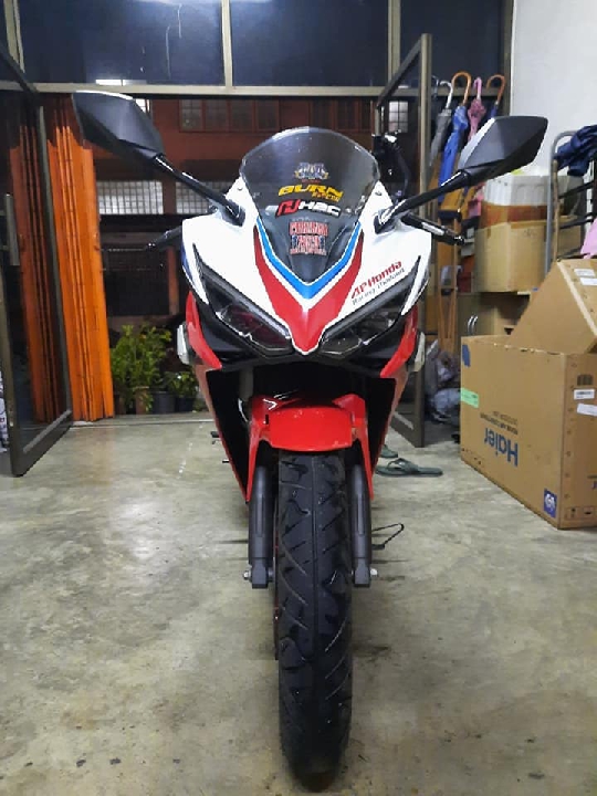 Honda cbr 150 r