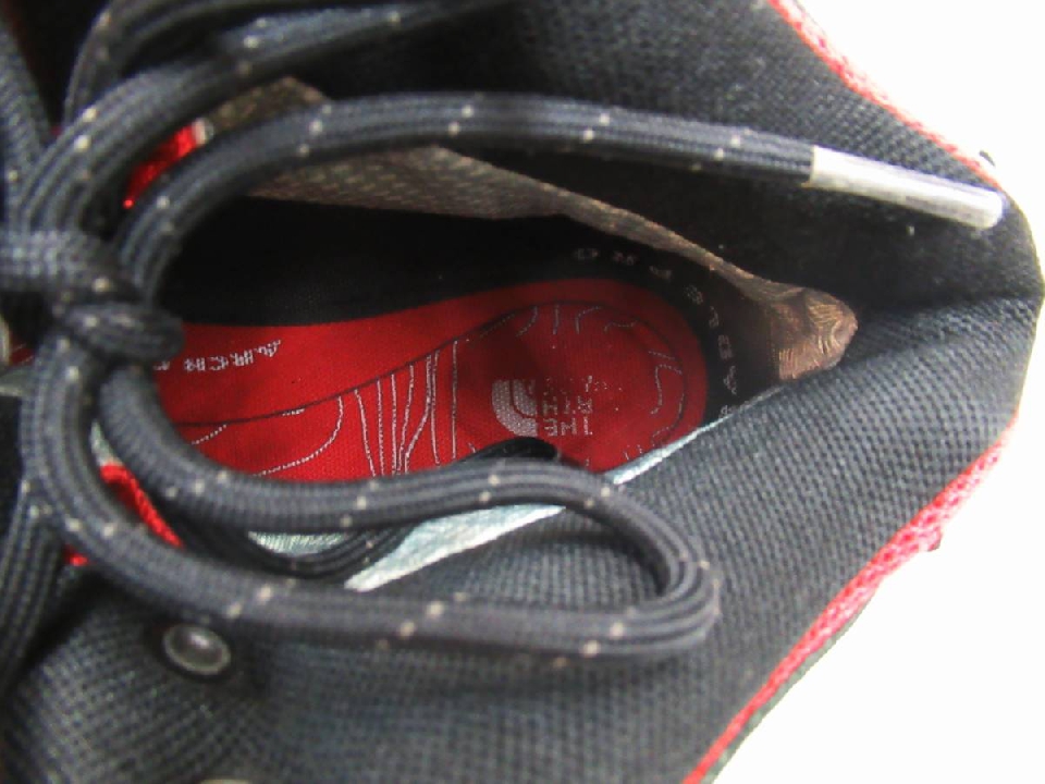 THE NORTH FACE รองเท้าเดินป่า  26.5cm red