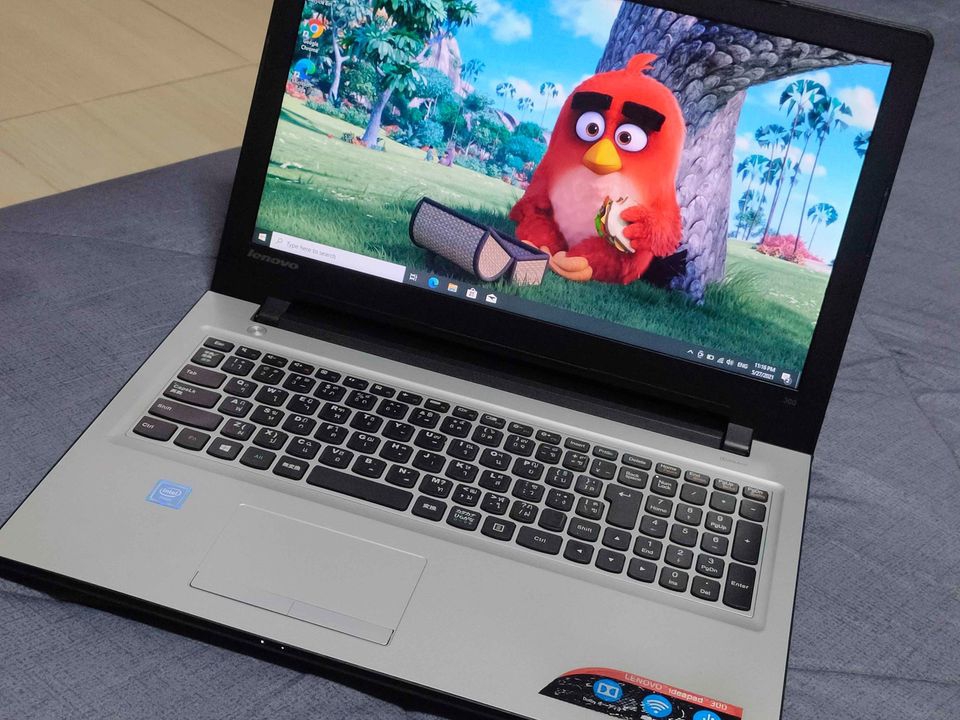 Lenovo จอ 15.6  แรม8