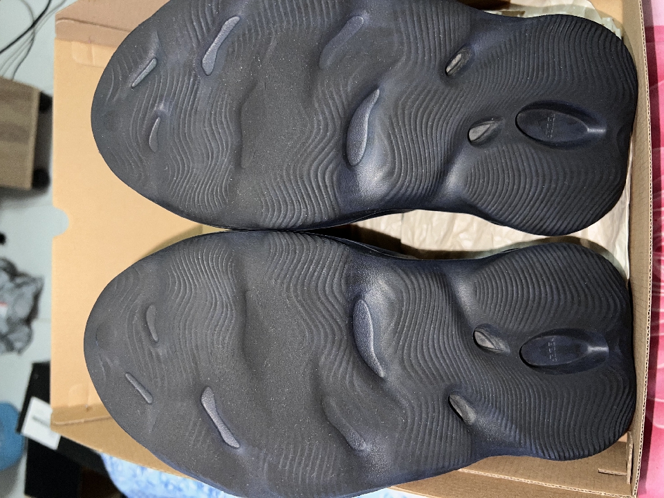 Yeezy Foam Runner Mineral Blue 9 us