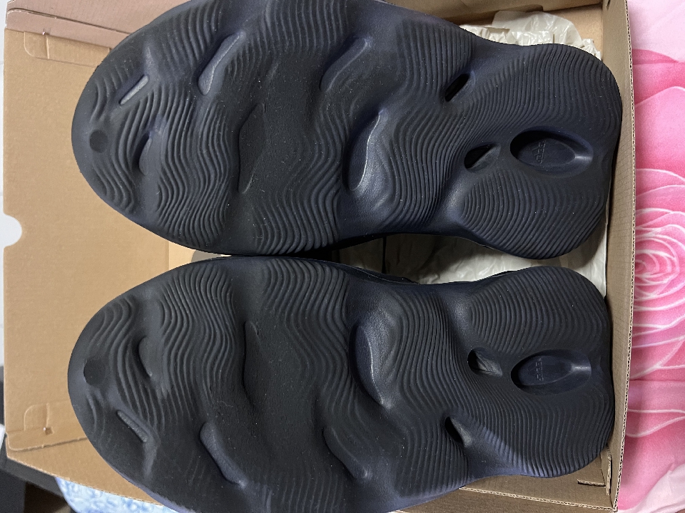 Yeezy Foam Runner Mineral Blue 9 us