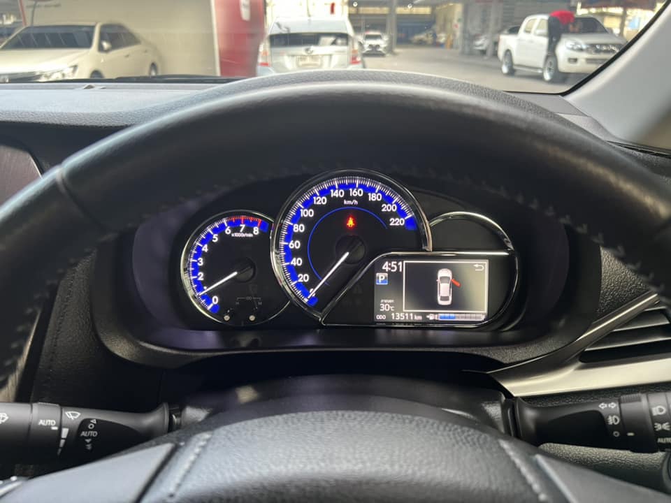 Toyota New Yaris Ativ 1.2 Sport Premmium รุ่น Top