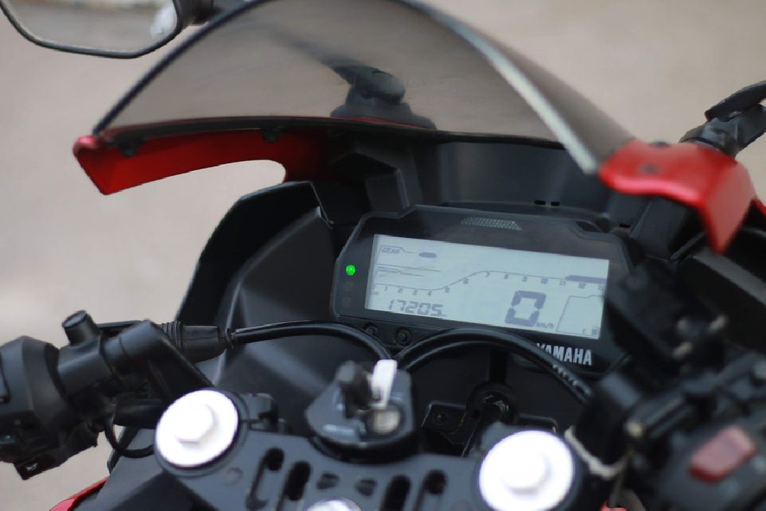 Vาย Yamaha YZF-R15 รถบ้านเล่มพร้อมโอน