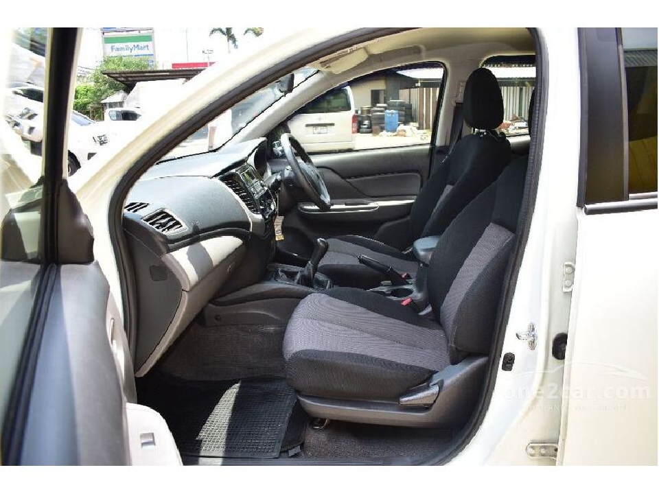 Mitsubishi Triton 2.5 DOUBLE CAB (ปี 14-19) GLX Pickup 2017