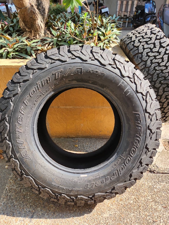 ยางล้อรถ ford Raptor ปี 2023 ราคา 9,500 บาทต่อเส้น