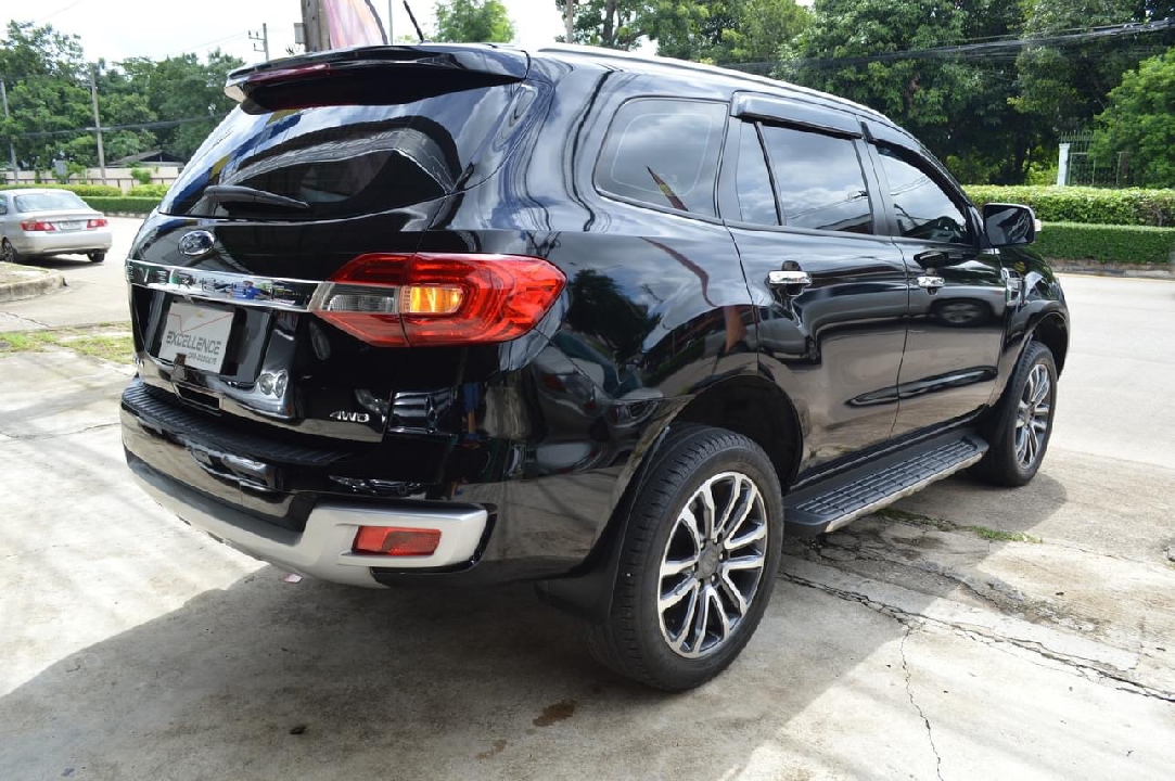 ฟรีดาว์Ford everest4x4 ออกรถง่ายๆทุกอาชีพ