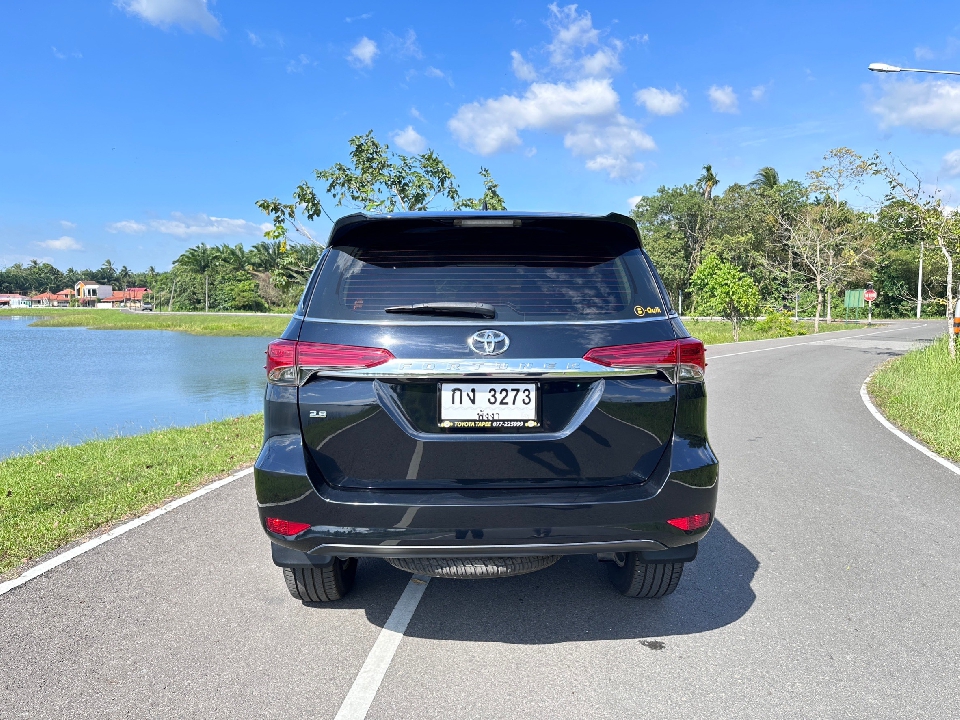 TOYOTA FORTUNER  2.8 V 2WD AT  2016