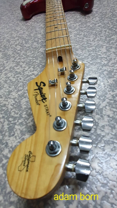 **ขายครับ! Squier California Series Strat สภาพดี  **4300.-  **กทม.ครับ