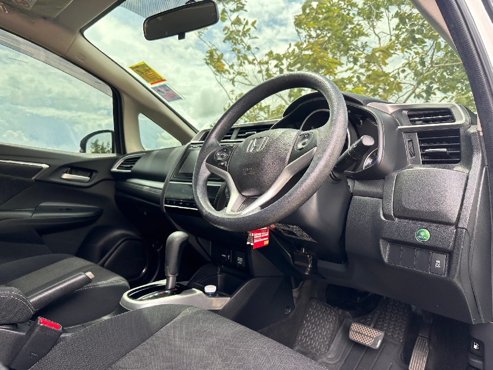 HONDA JAZZ  1.5 i-VTEC SV+ AT 2015