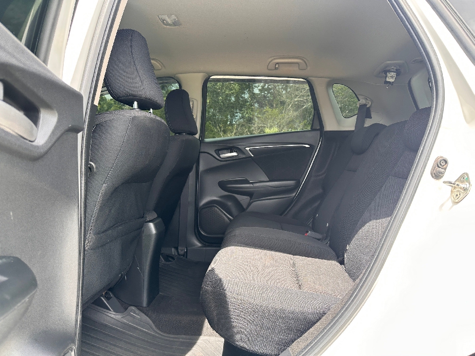 HONDA JAZZ  1.5 i-VTEC SV+ AT 2015